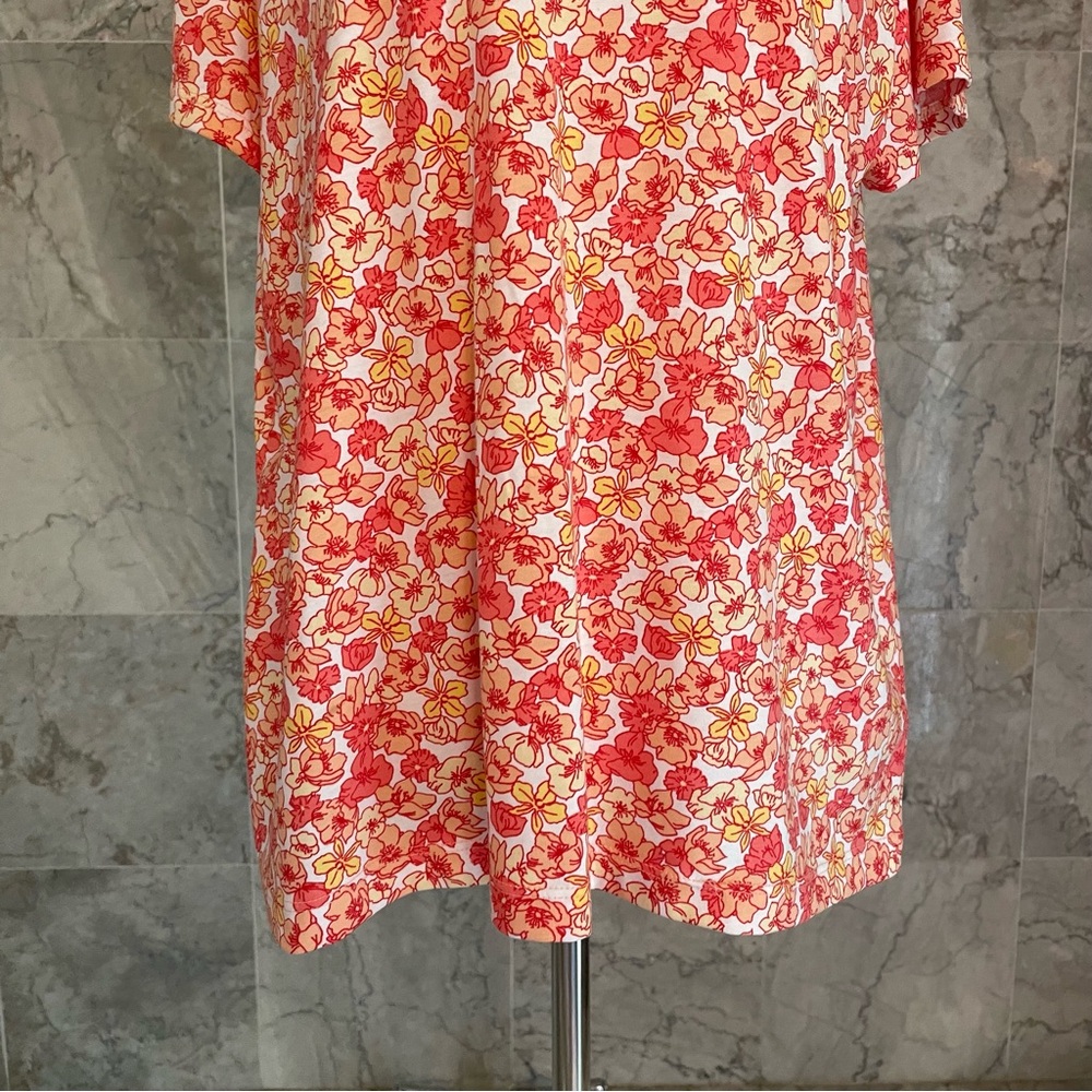 Lands’ End Floral Short Sleeve V Neck Tee - Picture 3 of 7